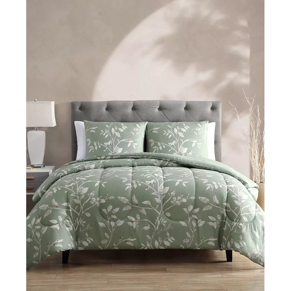 Hallmark Collectibles Wallis 3 piece Reversible Comforter Set Lt. Green KING - Picture 1 of 3
